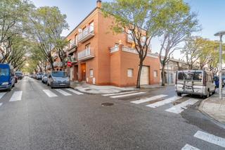 Casa adossada  Carrer mas de macià vila. Casa_masia vila reus