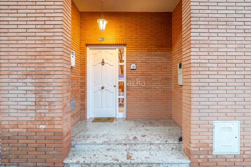 Foto 9594ec94-e938-49b3-b7b6-90747b718933. Casa adossada amb xemeneia calefacció aparcament a Reus