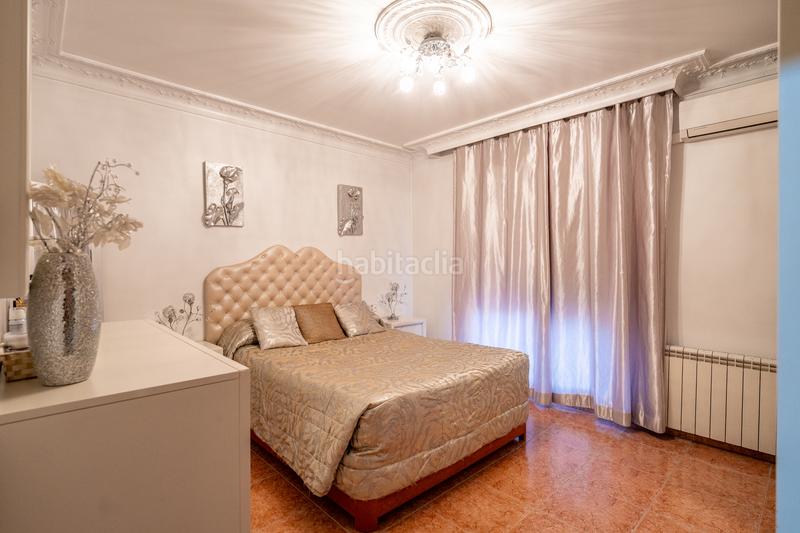 Foto b33c7e50-1c1c-41f8-8b0f-286b4ee6cb41. Casa adossada amb xemeneia calefacció aparcament a Reus