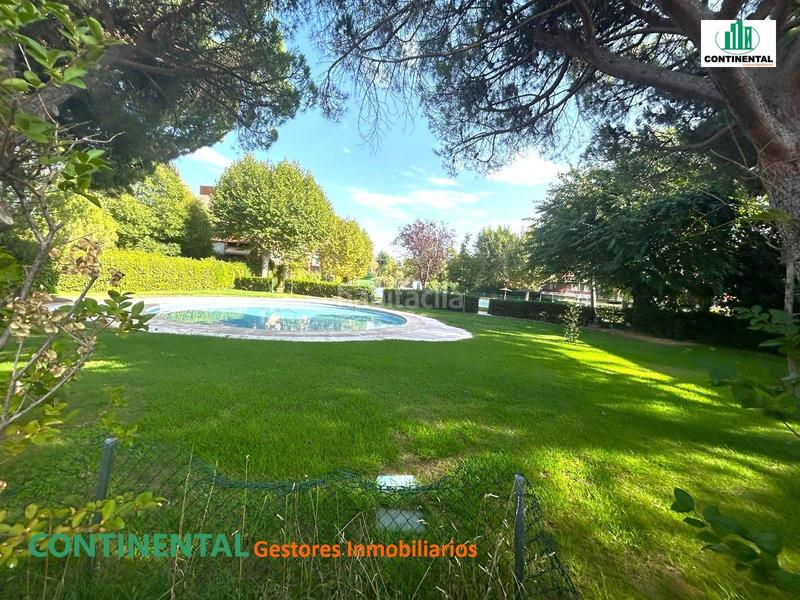 Foto ff2dbe54-7fa0-4735-8349-b1b80280c56e. Dúplex amb aparcament piscina a Los Negrales Collado Villalba