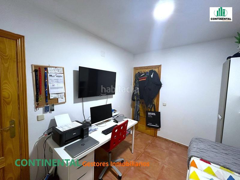 Foto b24f65f7-3943-4588-ab5c-c8eb32a68a32. Piso en Casa Amarilla Galapagar