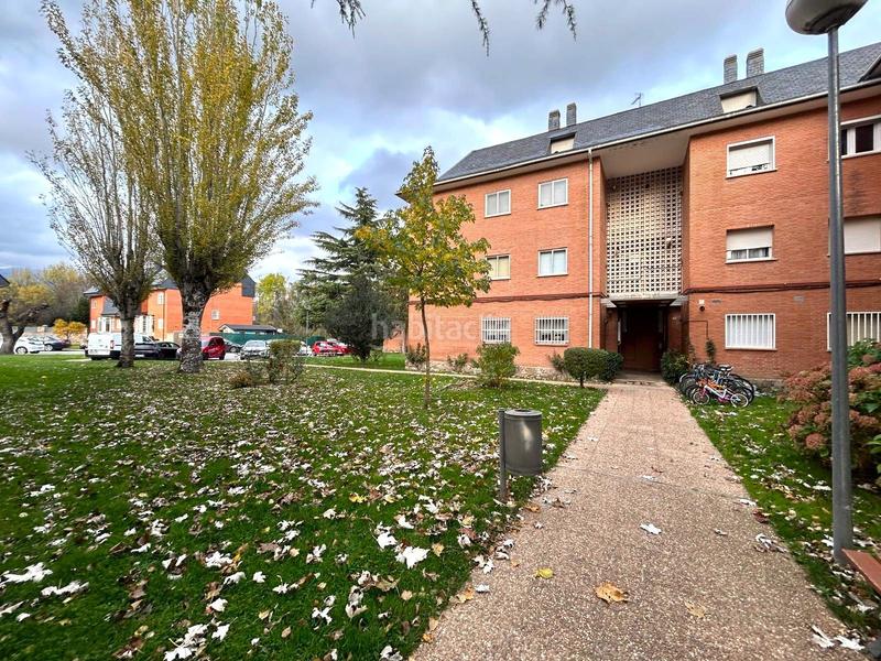 Foto c86e8908-4af1-4c77-b5f8-8c11011f174b. Rent flat with heating pool in Guadarrama