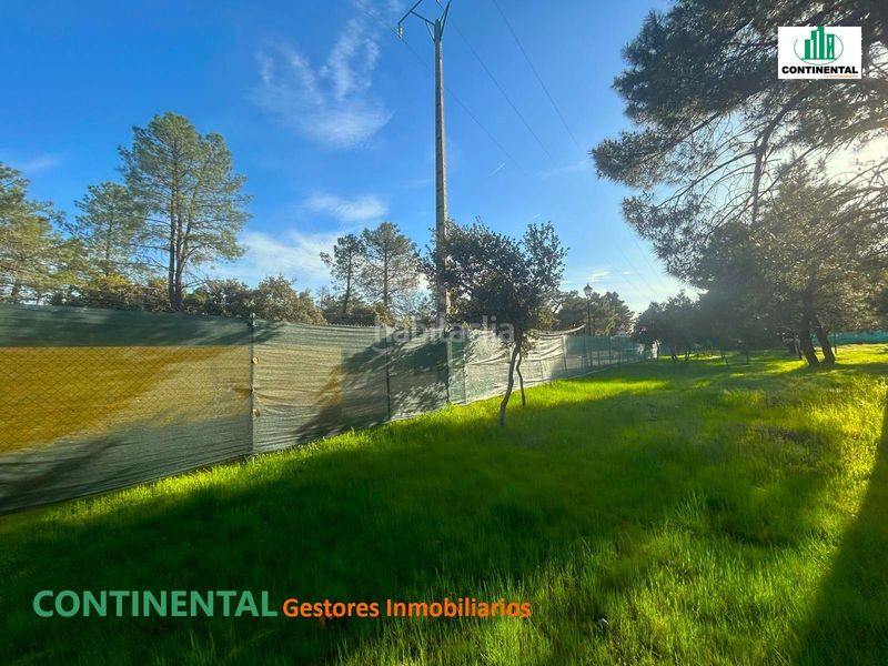 Foto c89b585b-842b-44d8-8760-bc011dd67edc. Terreno residencial en Marugán