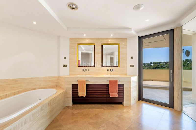 Foto 1c49d3b8-08cd-4af7-8338-15052e932010. Chalet en Sotogrande alto Sotogrande