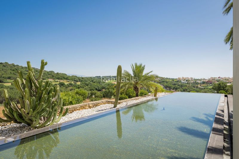 Foto 75830e95-7bc7-4689-b517-ba7a491ea029. Chalet en Sotogrande alto Sotogrande