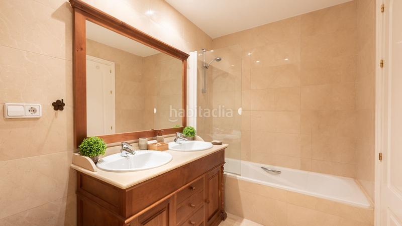 Foto d2ba6fdb-883d-49b2-b3e8-283625fe9019. Apartment with parking pool in los arqueros - puerto del almendro Benahavís