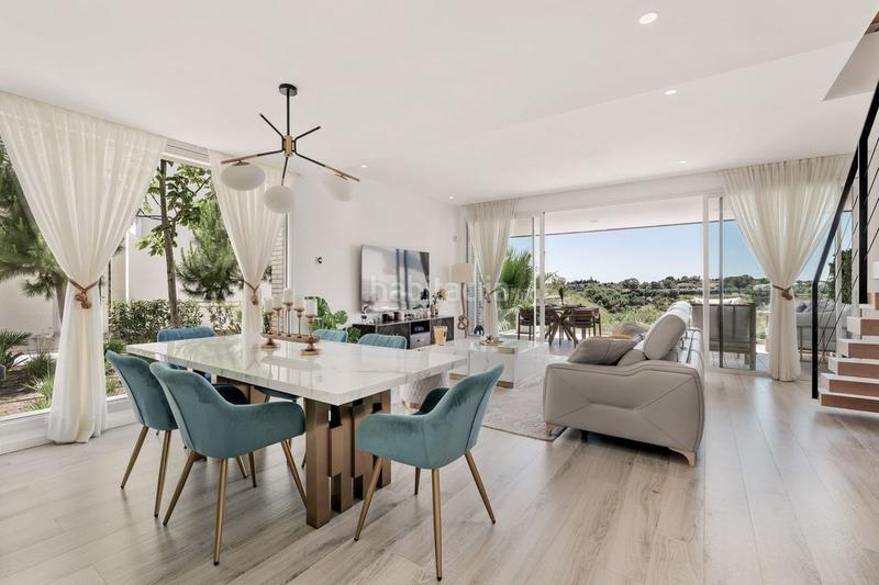 Foto 9eedfe42-37e1-49d6-84a4-cd7f398d2c20. Casa adossada amb aparcament piscina a Cancelada Estepona