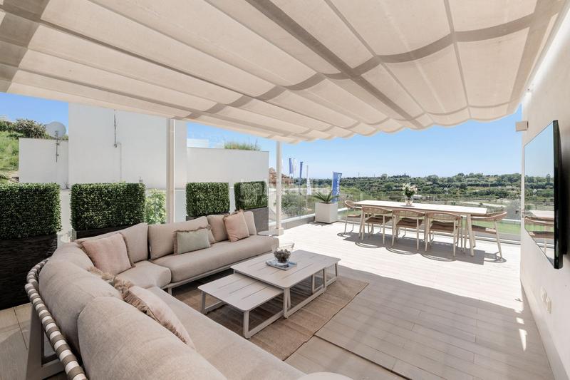 Foto 21ee5a6e-9454-489e-b560-f12f206c7110. Semi detached house with parking pool in Cancelada Estepona