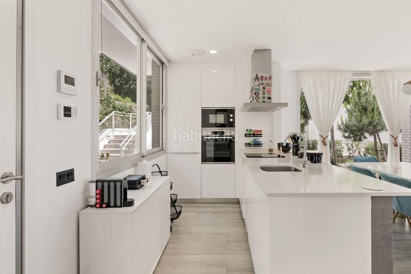 Foto 40e1c594-d768-49ae-9bc5-38346d8b6b7b. Semi detached house with parking pool in Cancelada Estepona