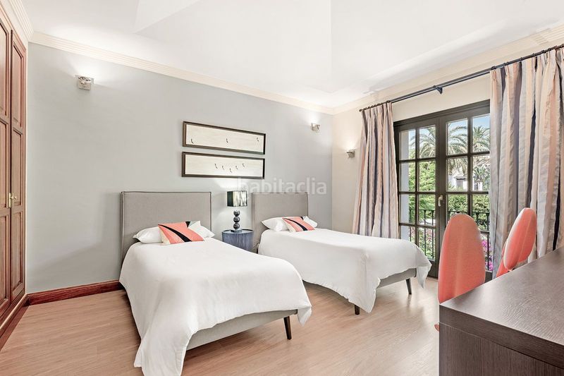 Foto 43431a21-b3ba-44c2-8207-570b65ceb5e4. Chalet en Sierra Blanca Marbella