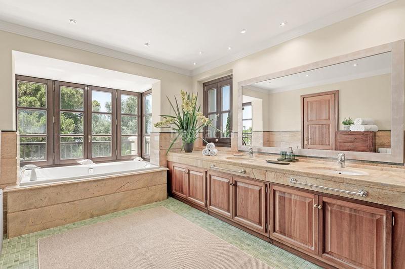 Foto 6a3c4110-8e8b-4f20-84ed-06e815425a8a. Chalet en Sierra Blanca Marbella