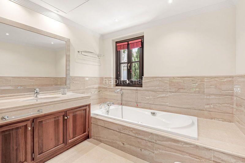 Foto 75b5dda5-2b3c-4185-b17d-cb62b19cbe6f. Chalet en Sierra Blanca Marbella