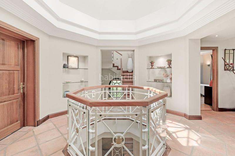 Foto c40a9622-55c4-45fa-b957-5e04f1e6f600. Chalet en Sierra Blanca Marbella