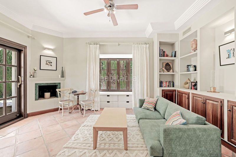 Foto 6002182b-bbea-4295-8993-a40646beb0f4. Xalet amb aparcament piscina a Sierra Blanca Marbella