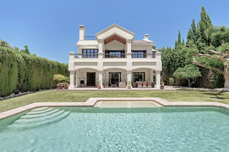 Foto e37c6d4f-f5b9-4c30-b5d6-235486dcdb5d. Xalet amb aparcament piscina a Sierra Blanca Marbella