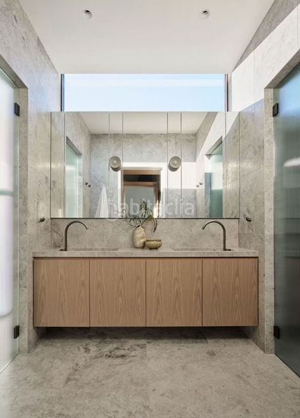 Foto aee3d055-58d4-4c00-9984-5314e69e1bfd. Xalet amb aparcament piscina a Cancelada Estepona