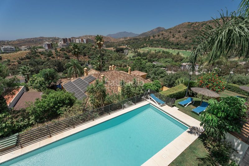 Foto 071ae7bb-410a-46d4-98a5-ccfeabd3bf28. Apartamento en los arqueros - puerto del almendro Benahavís