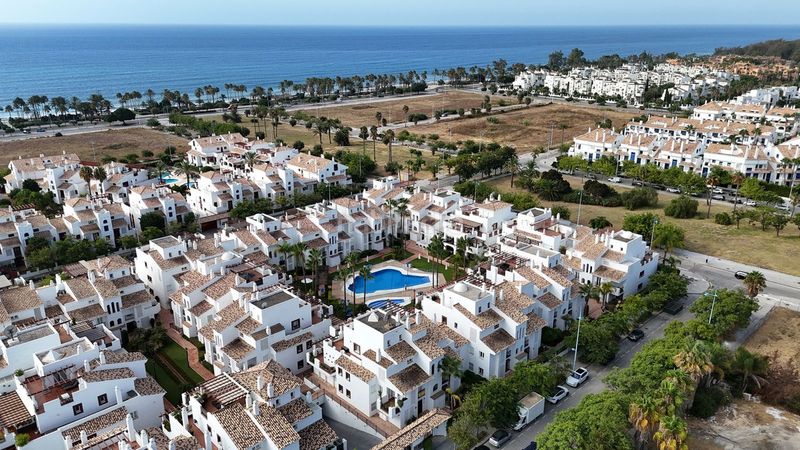 Foto cced1c92-08a1-4cdd-a949-3b52d5201b78. Planta baja en Nueva Alcántara Marbella
