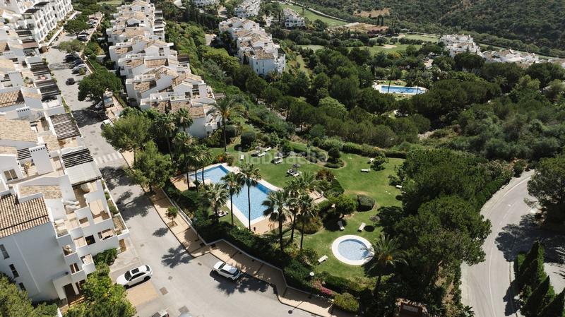 Foto bda8c789-d16b-4ac1-b495-0f54e2e69ab0. Appartamento con piscina in La Quinta Benahavís