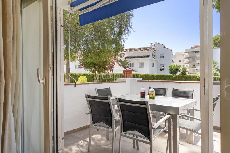 Foto d8f06686-ab50-4ba7-9aae-859d5f66288c. Erdgeschoss mit pool in Nueva Andalucía centro Marbella