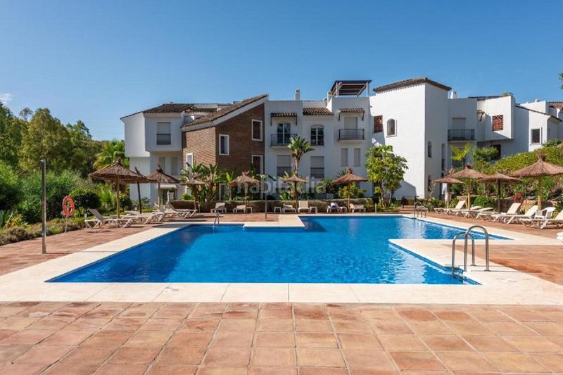 Foto 64dfba9a-b304-47c0-8add-f50f6fc61057. Planta baixa amb aparcament piscina a los arqueros - puerto del almendro Benahavís