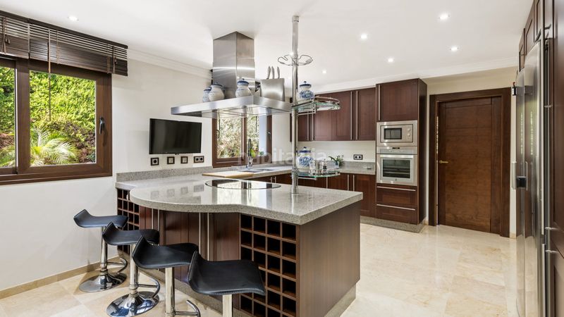 Foto b35104ea-e7bd-4d27-b86f-1cef09c1ffcd. Chalet en Atalaya - Isdabe Estepona