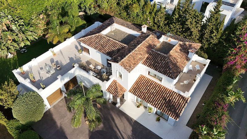 Foto d8c79257-8da2-4185-ba46-2ea2680e6dce. Chalet en Atalaya - Isdabe Estepona