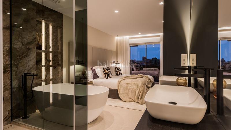 Foto beeec607-dabb-461c-a30b-3b49558a9494. Apartment with parking pool in Zona de Punta Plata Estepona