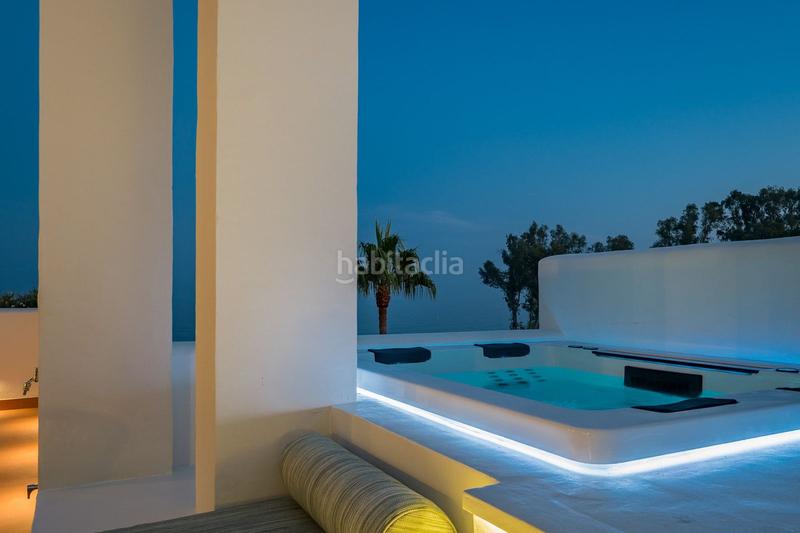 Foto 4cb66f3c-c2ed-4819-b72c-8c009f074b6c. Penthouse with parking pool in El Velerín Estepona