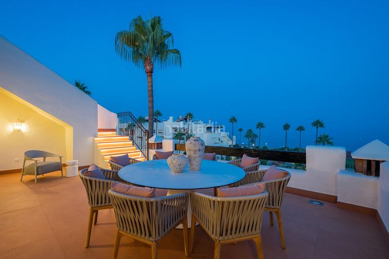 Foto c9e68d66-4a62-4527-a116-f7a8e34c4ac8. Penthouse with parking pool in El Velerín Estepona