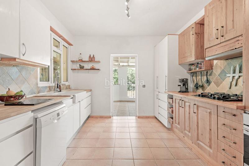 Foto 2a4d012d-6b67-4085-9224-def44ee2058e. Country house with parking pool in altos de Estepona Estepona