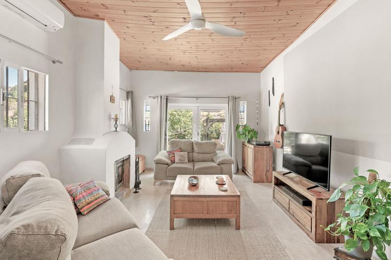 Foto 716ae750-fd29-4290-b4ee-4cf6c749d510. Country house with parking pool in altos de Estepona Estepona