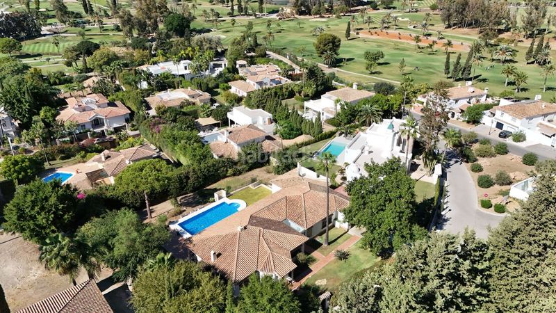 Foto 3754cb4c-3bb9-4d0a-a91a-8fc69bb34084. Chalet en Paraiso - Barronal Estepona