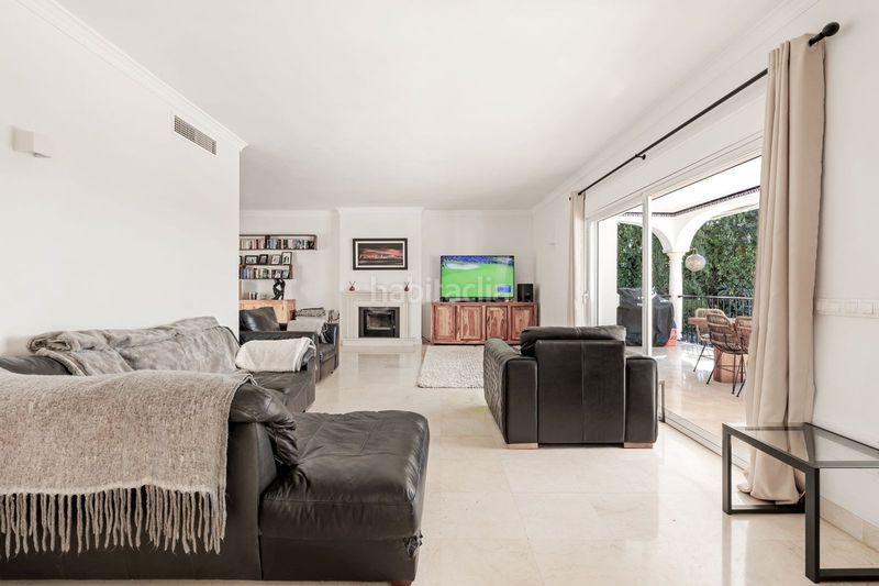 Foto d28615c9-3d1a-4b1a-a66a-a4084154f459. Chalet en Paraiso - Barronal Estepona