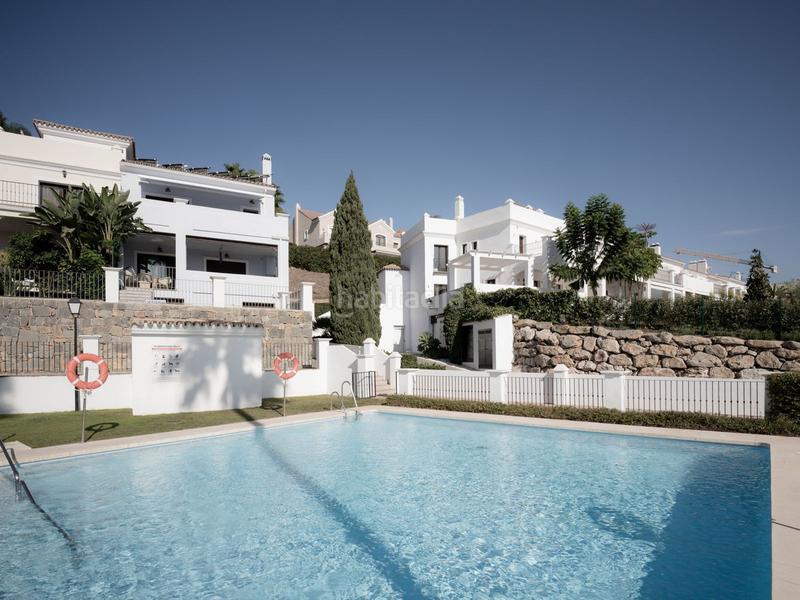 Foto 5480fa28-ff9e-4045-b9d8-983ddb8587fb. Casa a schiera con parcheggio piscina in Paraiso - Barronal Estepona