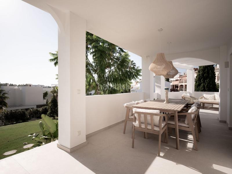 Foto e07b9d44-e5fd-4e47-bc96-6779c2d2e654. Casa a schiera con parcheggio piscina in Paraiso - Barronal Estepona