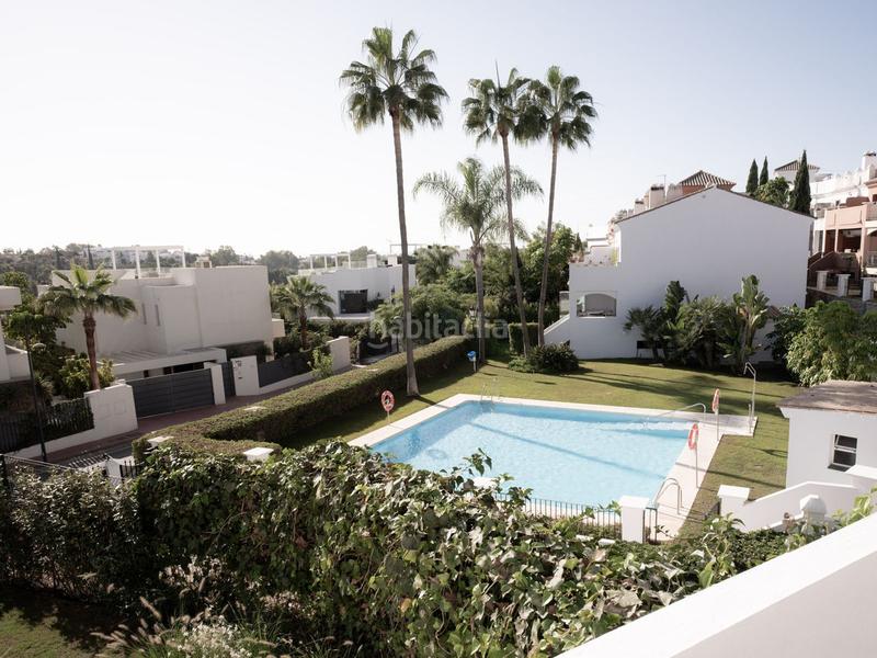 Foto 21abd3cb-3e59-474d-bf29-9763e7dc73a0. Casa adossada amb aparcament piscina a Paraiso - Barronal Estepona