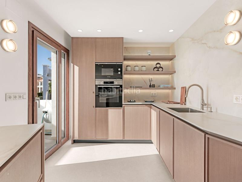 Foto 79d93ebf-7d49-4e6c-831a-e985ed823887. Reihenhaus mit parking pool in Paraiso - Barronal Estepona