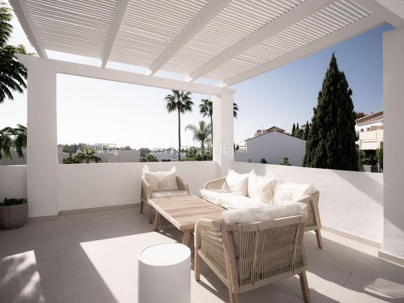 Foto 900a435d-0f4d-4675-a98e-216262bdf4b2. Reihenhaus mit parking pool in Paraiso - Barronal Estepona