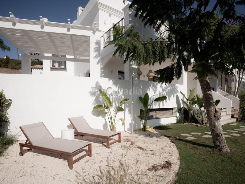 Foto c2e55b51-aaa6-4d8b-b249-7a3827ecb40f. Reihenhaus mit parking pool in Paraiso - Barronal Estepona