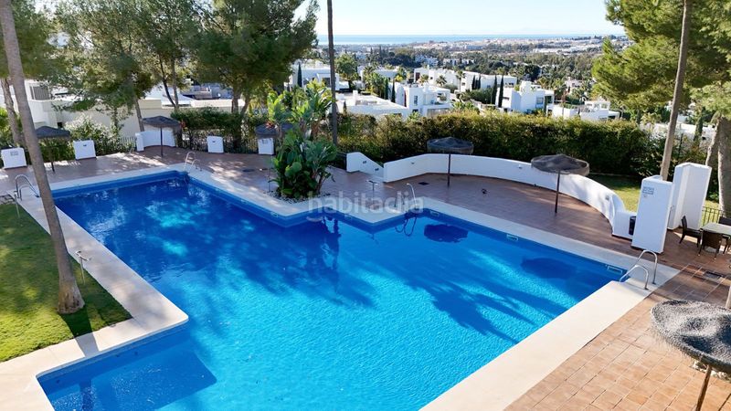 Foto 18a6a94b-1b7e-41a8-8ab2-fc87e5003586. Àtic amb aparcament piscina a Los Naranjos Marbella