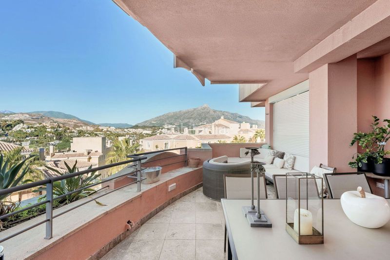 Foto 15fdaf78-8471-47f1-8619-bb22a9621c3b. Apartament amb aparcament piscina a Los Naranjos Marbella