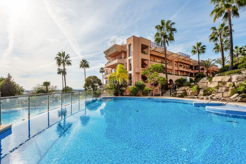 Foto 3e42acb3-f146-4063-982e-de530be4580c. Apartament amb aparcament piscina a Los Naranjos Marbella