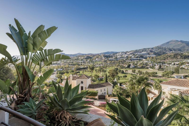 Foto 5a6963d0-e4bf-4fd8-813d-74580eac4eb5. Apartament amb aparcament piscina a Los Naranjos Marbella