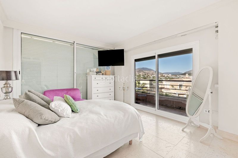 Foto d9d26ef3-2fea-4cf7-be1b-b5fb4ec8c679. Apartament amb aparcament piscina a Los Naranjos Marbella