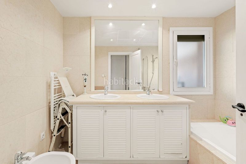 Foto e9b40ad0-d478-44cc-8864-37962ba671ad. Apartament amb aparcament piscina a Los Naranjos Marbella