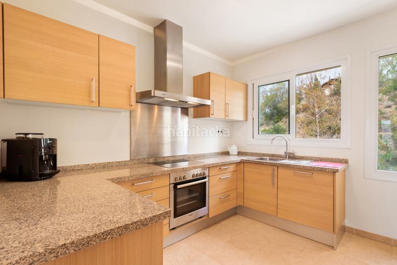 Foto 53e57f57-5121-4dfc-8d5d-7713896776a6. Miete dachwohnung mit parking pool in los arqueros - puerto del almendro Benahavís