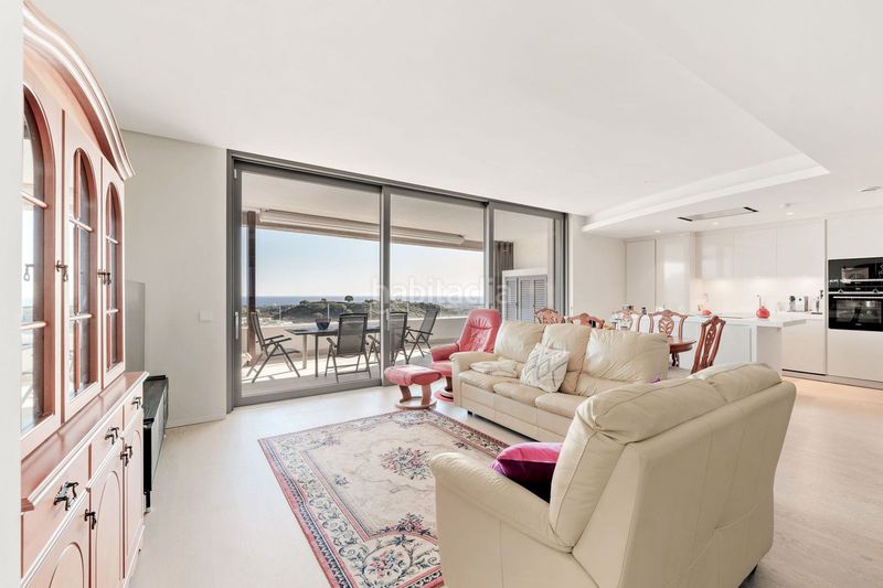 Foto d5fba6b5-c329-40c9-ad17-8aa2442e2873. Apartament amb aparcament piscina a El Madroñal Benahavís