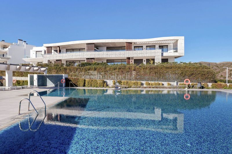 Foto e7e51653-b5b4-4abd-9b5c-f430b1a49eb0. Apartament amb aparcament piscina a El Madroñal Benahavís
