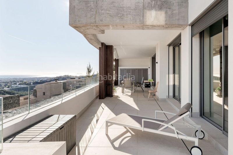 Foto f63241f5-201b-4853-a1fd-ab590f92d75d. Apartament amb aparcament piscina a El Madroñal Benahavís